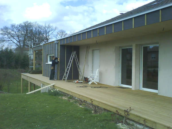 Photo vue de l'extérieur maison en cours de chantier