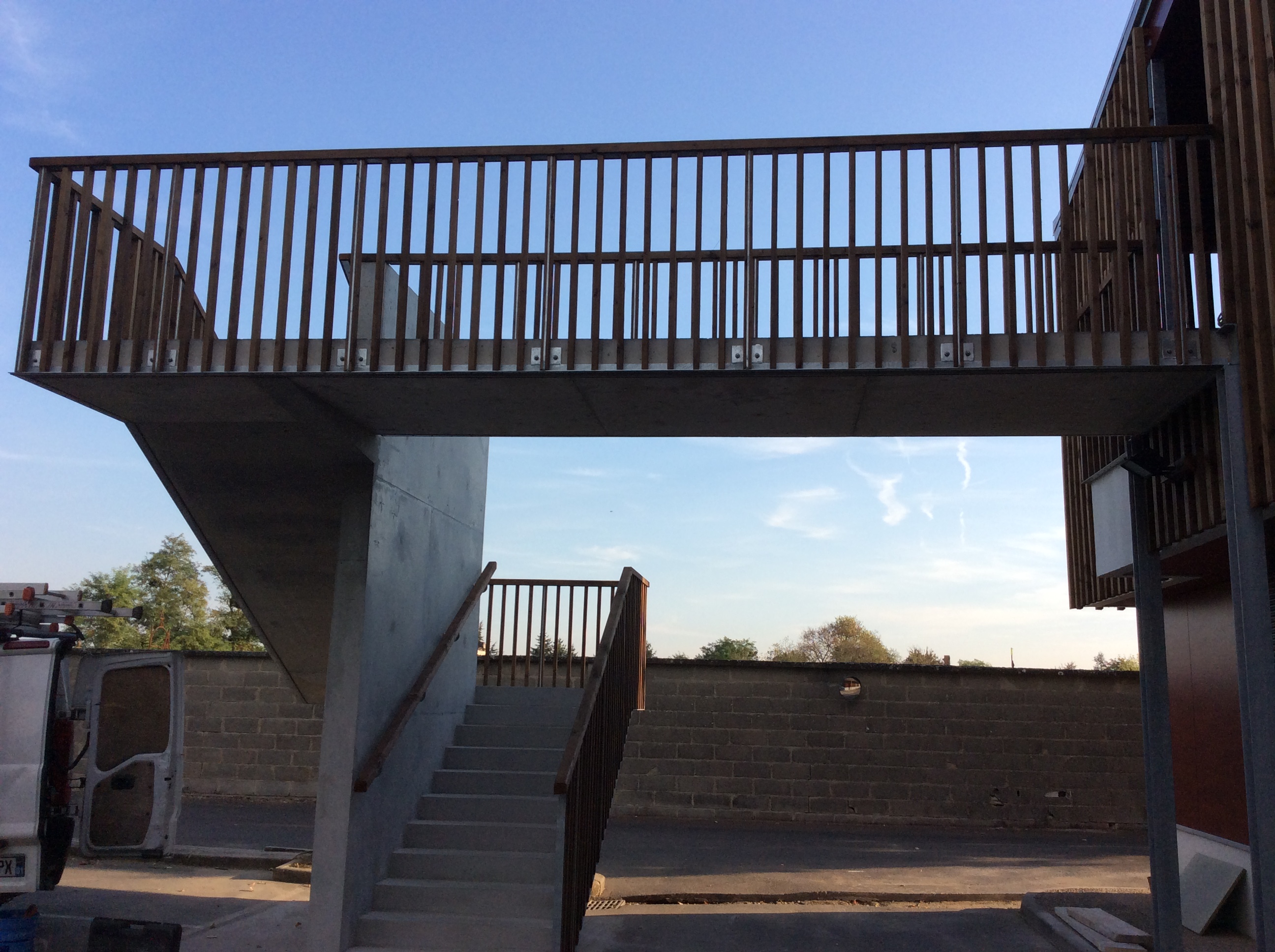 Photo vue de l'extérieur (escalier)