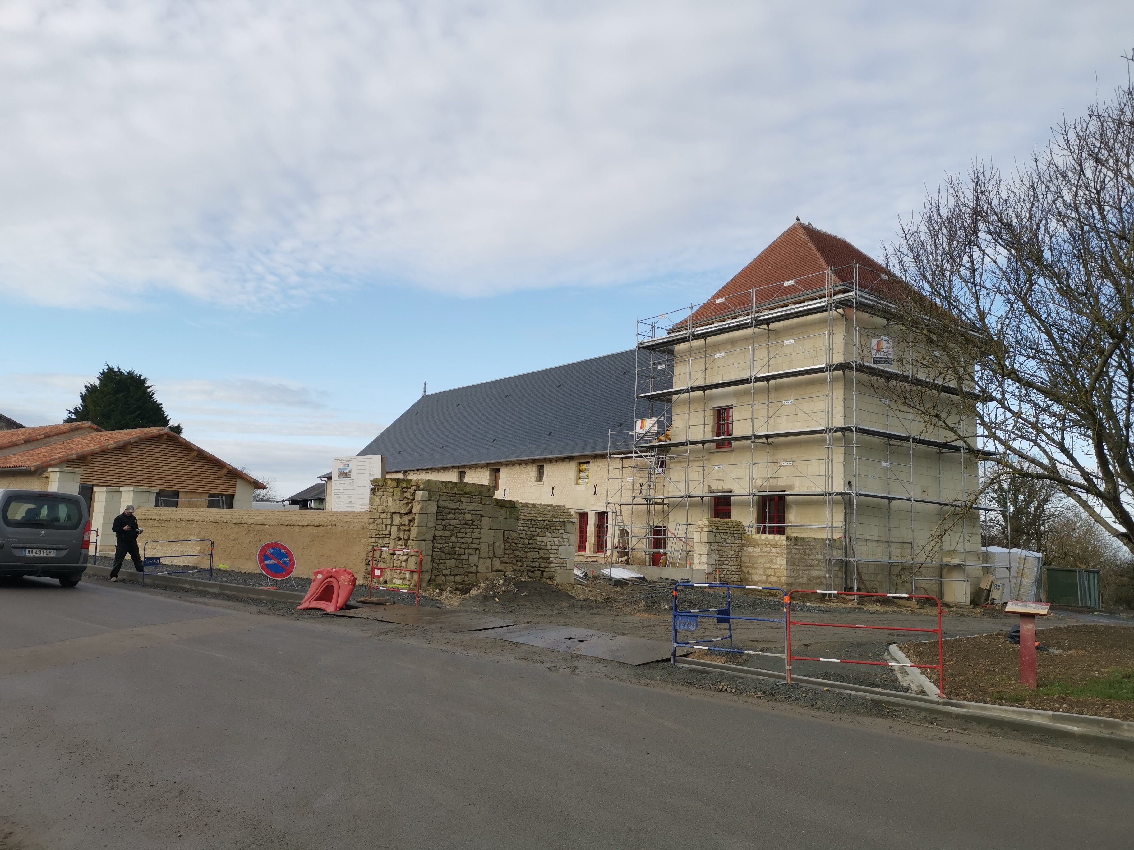 Monts-sur-Guesnes – Charpente & couverture