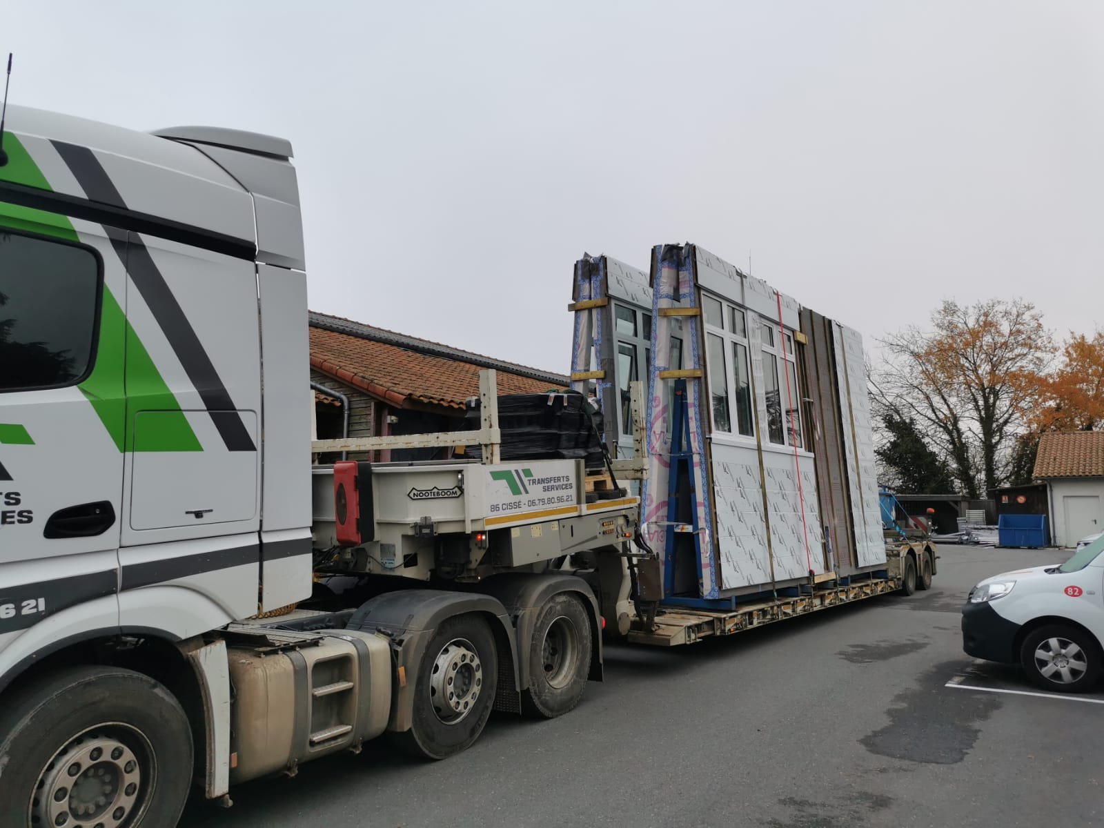 Camion avec les matériaux